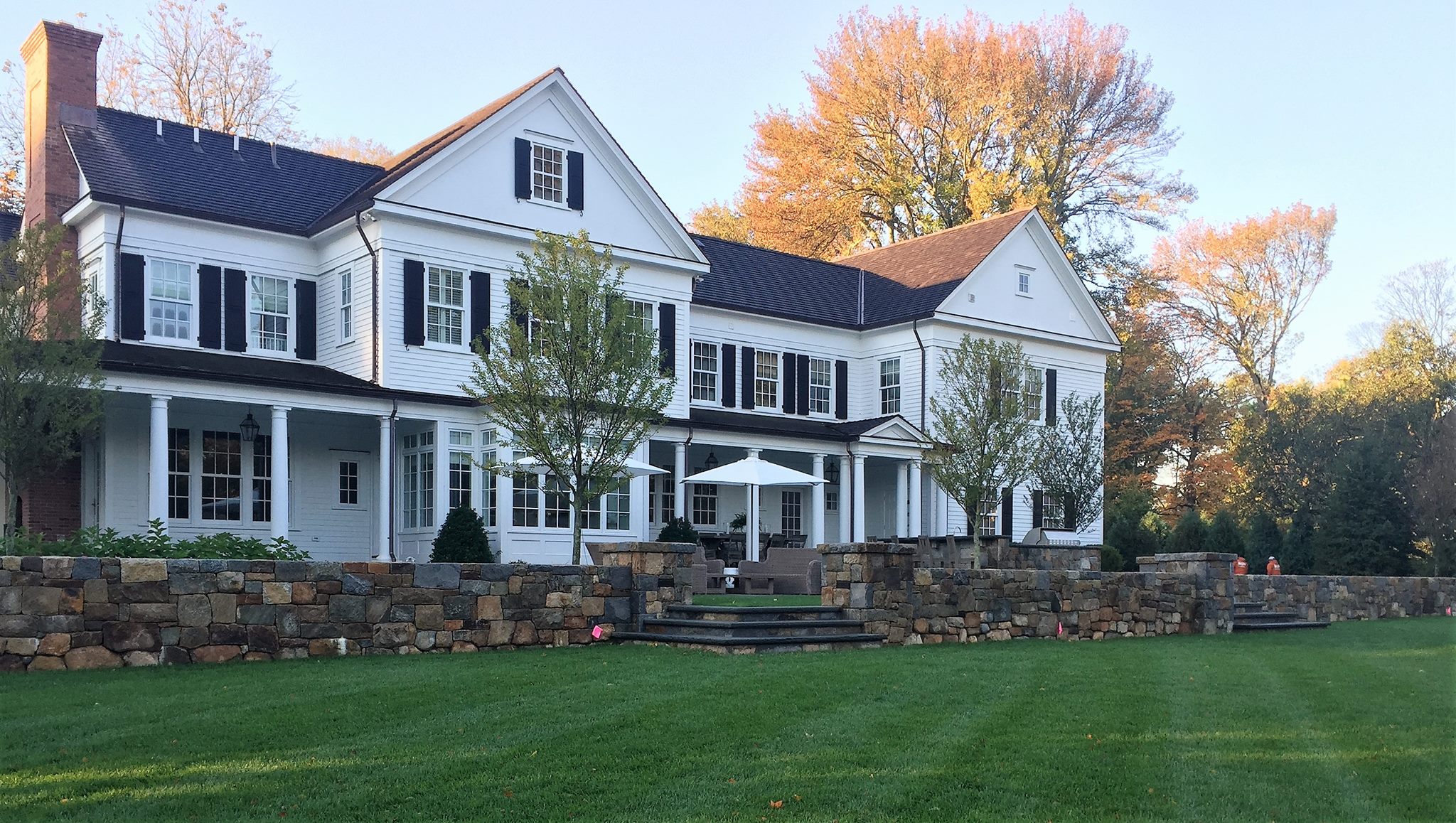 White house with clean landscaping