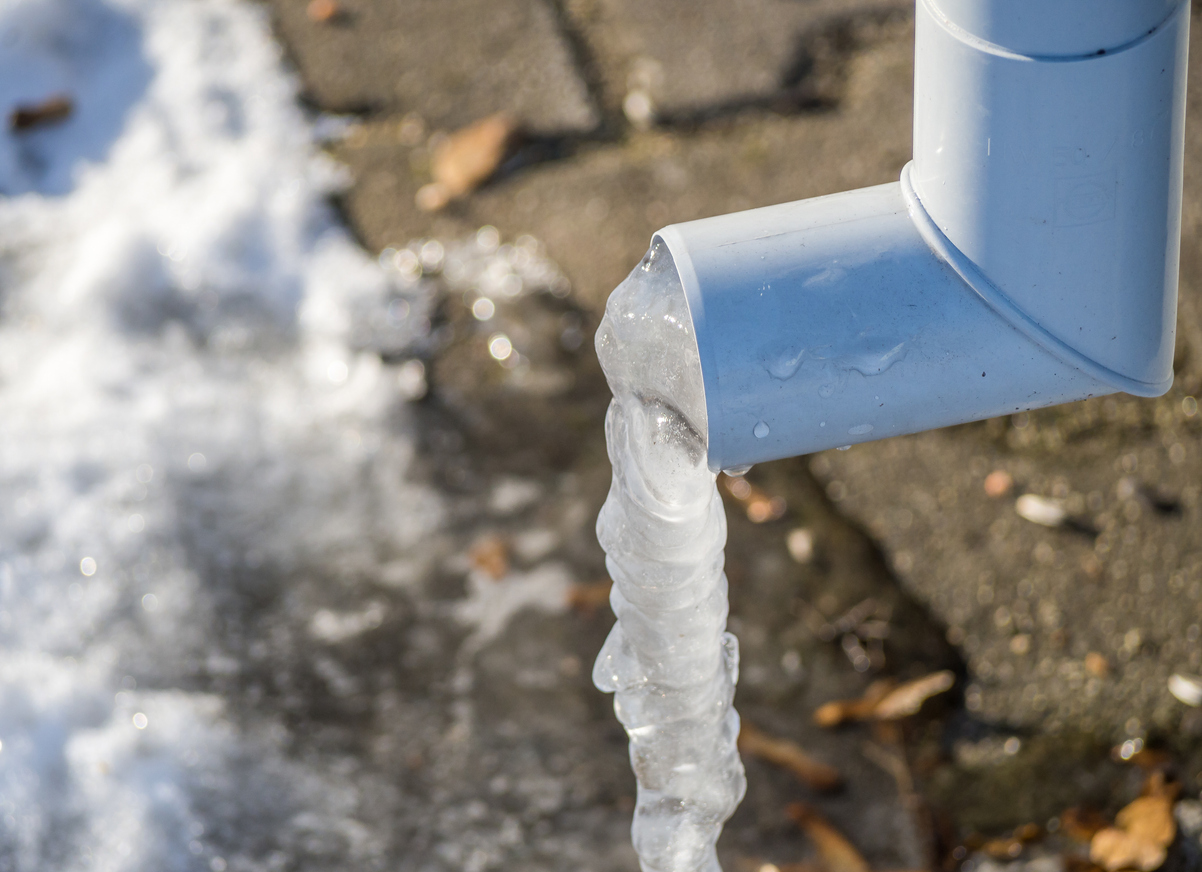 Roof Gutter with ice